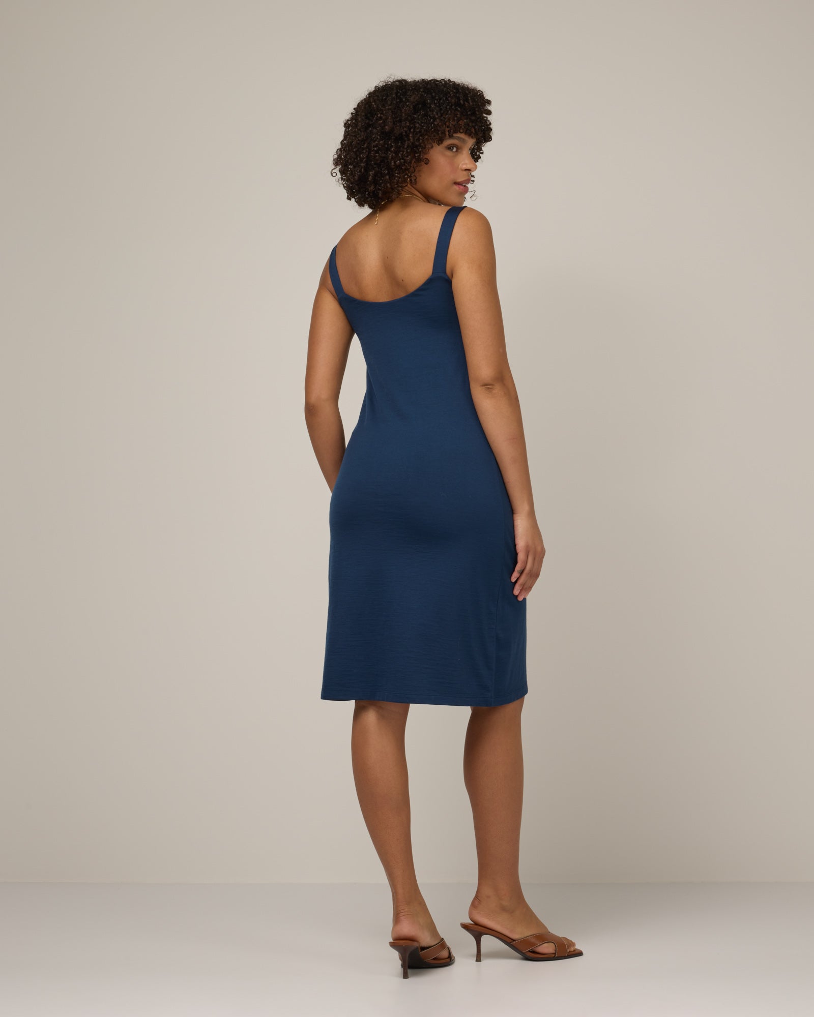 Robe soutien-gorge étagère Tessa