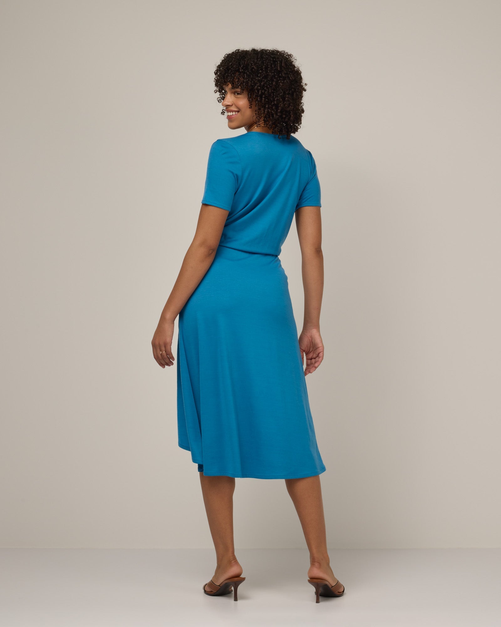 Robe à ourlet tulipe Ines
