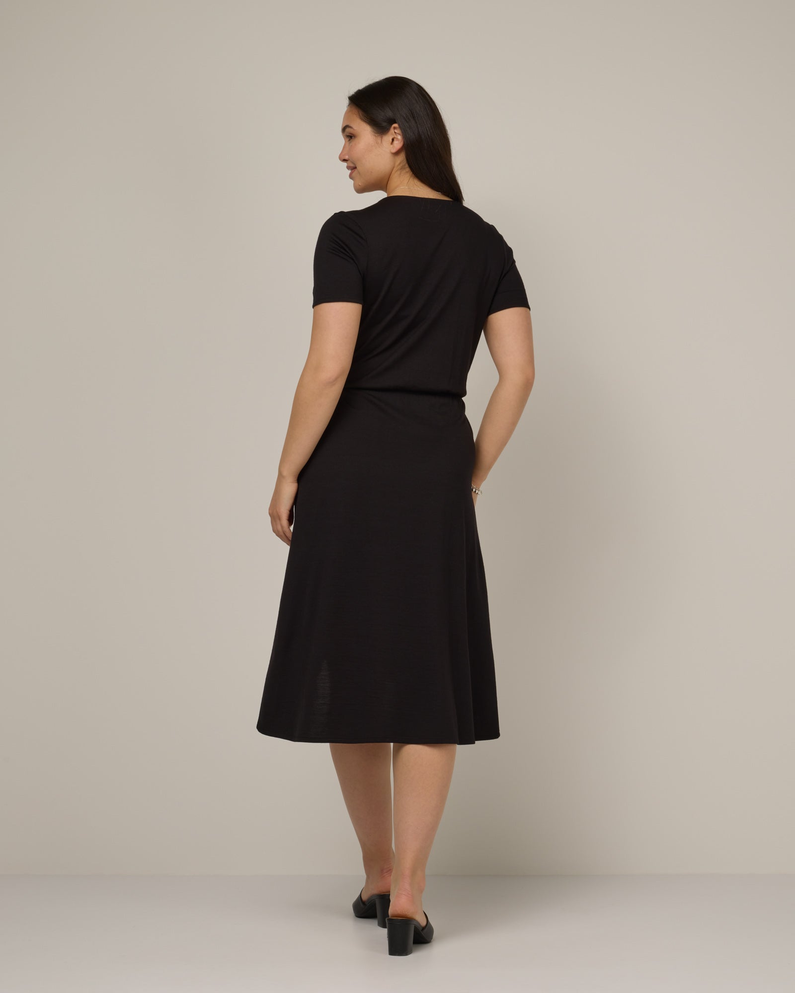 Robe à ourlet tulipe Ines